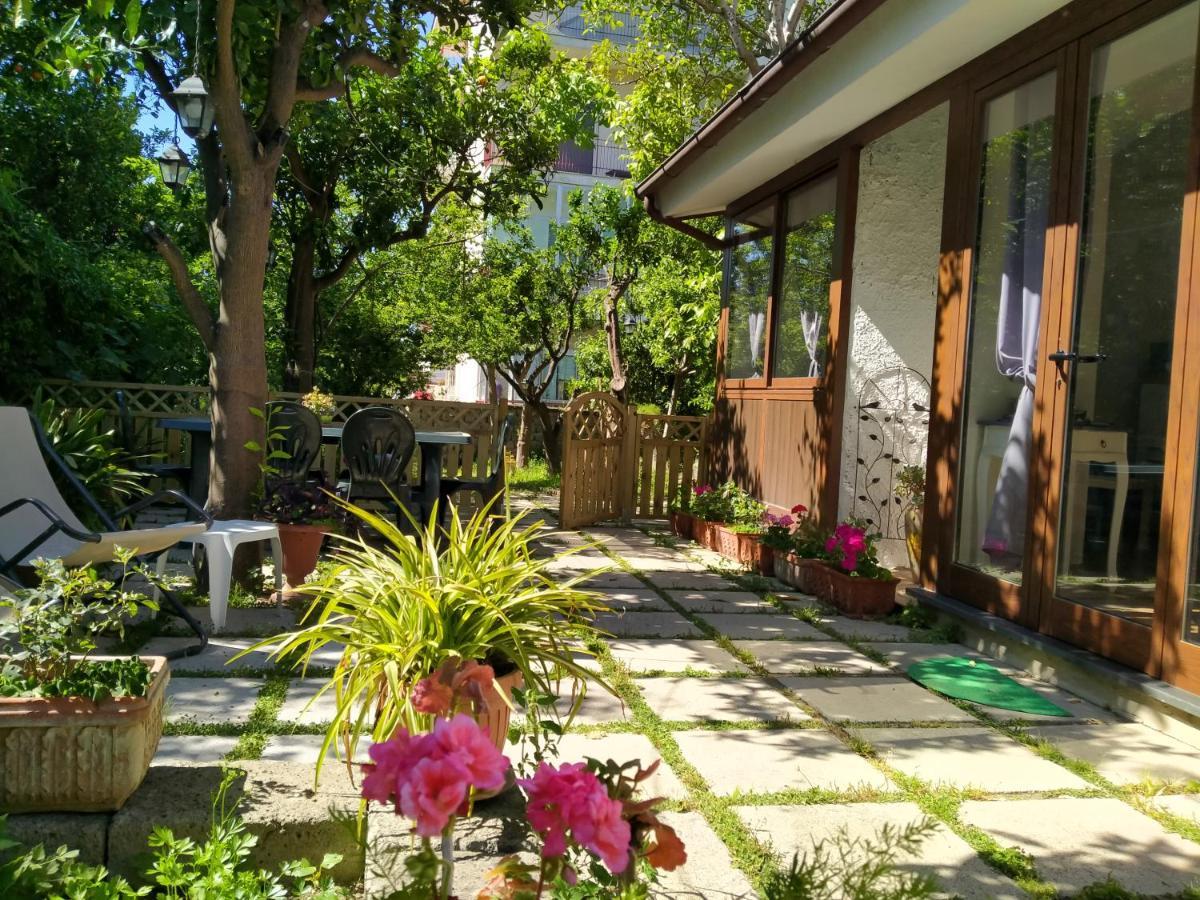 Bed and Breakfast Villino L'Aranceto Sorrentino Мета Экстерьер фото
